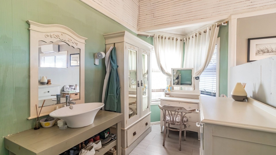 3 Bedroom Property for Sale in Sunrise On Sea Eastern Cape